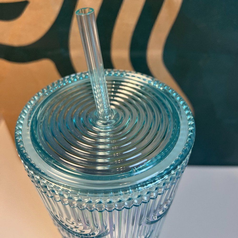 Starbucks 2022 Iridescent Venti Tumbler Holiday 24 oz/710 ml NWT - Picture 3 of 4